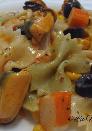 Foto principal de Ensalada de pasta con mejillones en escabeche