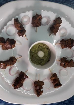 A picture of Kaleji tikka.