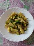 Pasta fredda con pesto e zucchine