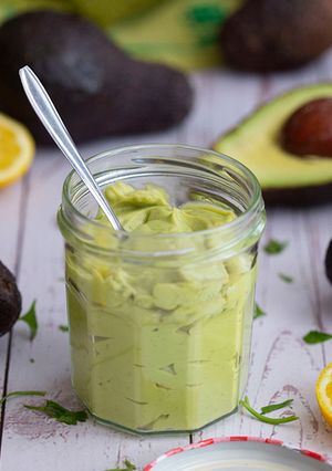 Una foto de Mayonesa de aguacate sin huevo