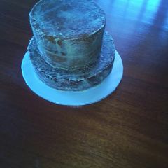 A picture of Sola peanut butter cake.