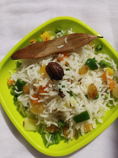 પુલાવ (Pulao Recipe In Gujarati) રેસીપી મુખ્ય ફોટો