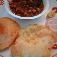 A picture of Chole Bhature.