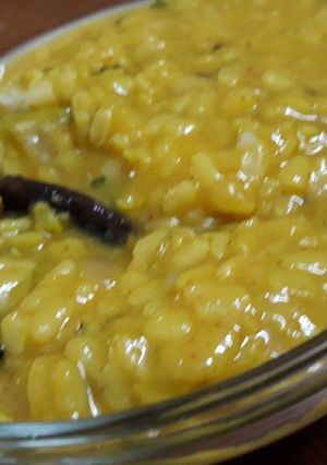 A picture of Urad dal.