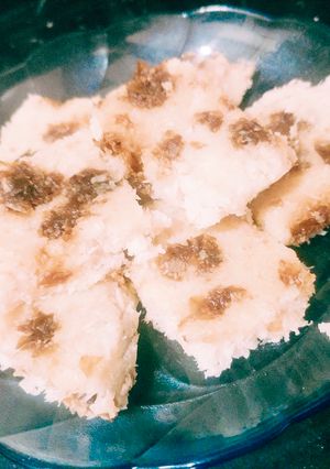 A picture of Coconut Burfi.