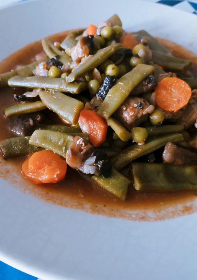 Una foto de Menestra de pavo con verduras