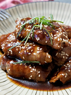 照燒嫩豆腐豬肉捲 的食譜成品照片
