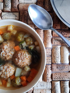 Glutén-, tej- és tojásmentes húsgombóc leves recept fotója