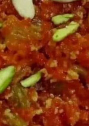 गाजर का हलवा मलाई के साथ (Gajar ka halwa recipe in Hindi) रेसिपी मुख्य फोटो