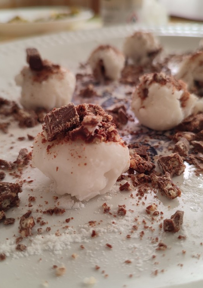 Una foto de Mochis de chocolate