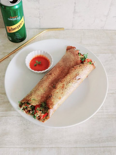 સ્ટફડ મુંગદાળ ચિલ્લા(stuffedmoong dal chilla recipe in Gujarati) રેસીપી મુખ્ય ફોટો