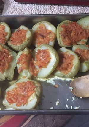 Una foto de Relleno de chayote verde con bacalao guisado