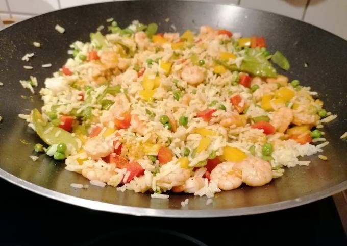 Gebratener Reis mit Garnelen und Gemüse Rezept von Sandra - Cookpad