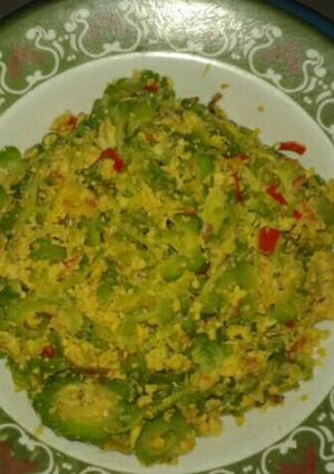 Foto resep Oseng pare telur