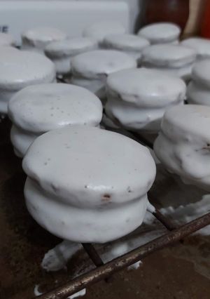 Una foto de Alfajores glaseados