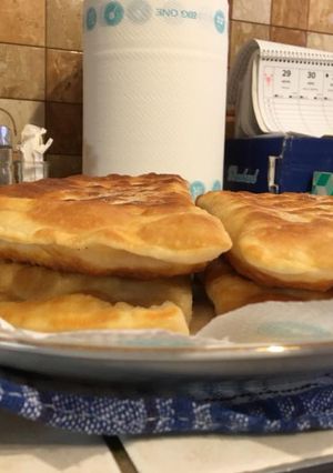 Sajtos, túrós, fokhagymás lepény recept fotója