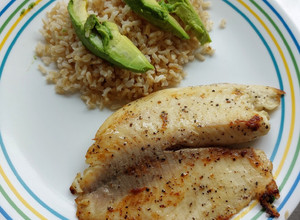 Una foto de Filete de pescado al limón con pimienta