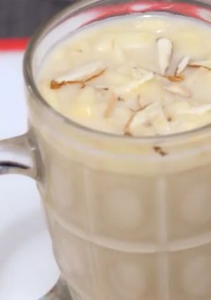 A picture of Apple milk shake.