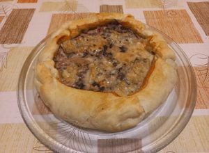 Foto di Torta salata con radicchio, gorgonzola e prosciutto cotto
