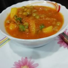 A picture of Aloo Matar.