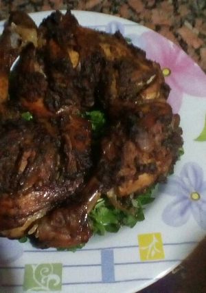صورة لوصفة فراخ مشويه ومعكرونة بشاميل بالصلصة تحفة 😍😍