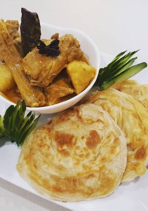 Gambar Yogurt Curry Chicken with Roti Canai Oat