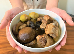 【老菜脯栗子香菇排骨湯】補腎養肺又好喝 的食譜成品照片