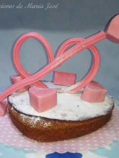 Una foto de Tarta San Valentín de miel con crema de avellanas, en la Monsieur Cuisine