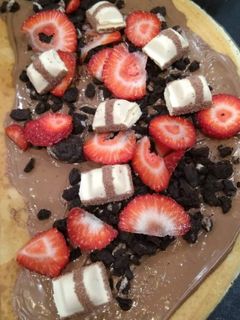 Φωτογραφία της συνταγής Κρέπες γλυκιές με kinder bueno, φράουλες και μπισκότα oreo cookies