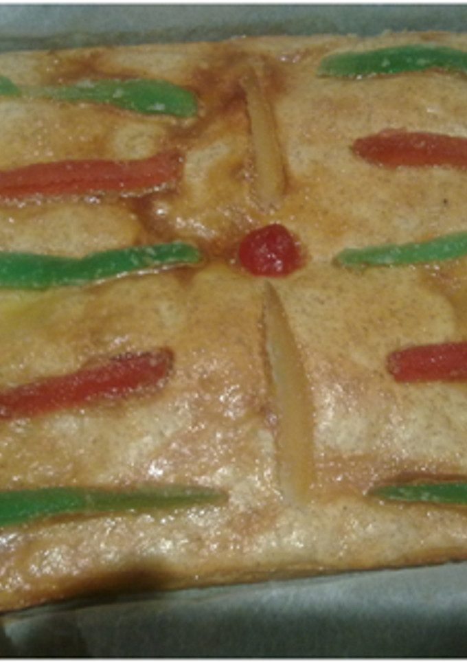 Una foto de Empanada de manzana y ciruelas