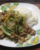 Chop suey puerco y pollo