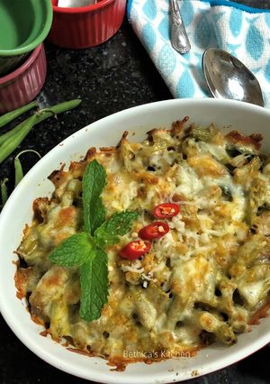 A picture of Cheesy Baked Green Beans.