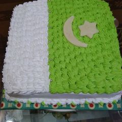 A picture of Pakistan Flag Cake 🎂.