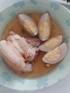 A picture of Vietnamese meal - Coconut pork stew with egg.