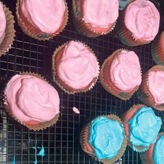 A picture of Cotton Candy Cupcakes.