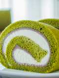 Matcha Swiss Roll (Matcha Roll Cake)