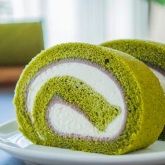 A picture of Matcha Swiss Roll (Matcha Roll Cake).