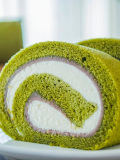 A picture of Matcha Swiss Roll (Matcha Roll Cake).