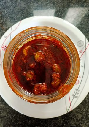 A picture of Gujarati ghnda khatta aachar.