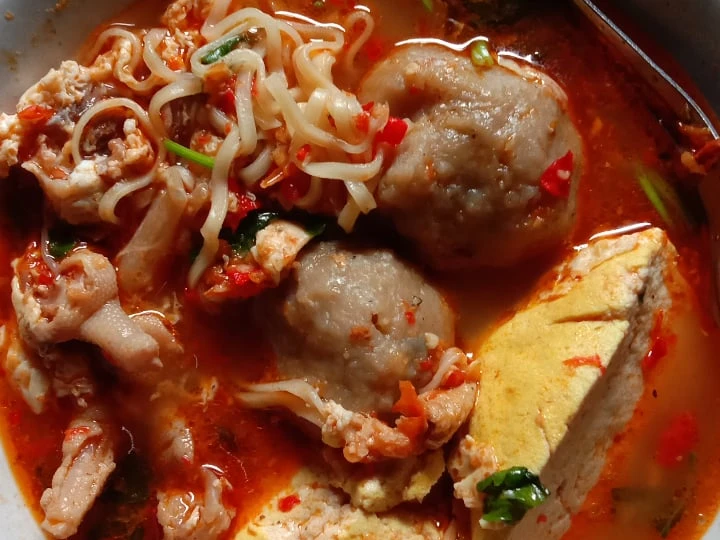 Cara Gampang Menyiapkan Resep Baso kuah pedas yang Bisa Manjain Lidah Anti Ribet, Menggugah Selera