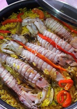 Una foto de Arroz con almejas y galeras como acompañamiento