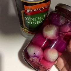 A picture of Vinegar onion pickle.
