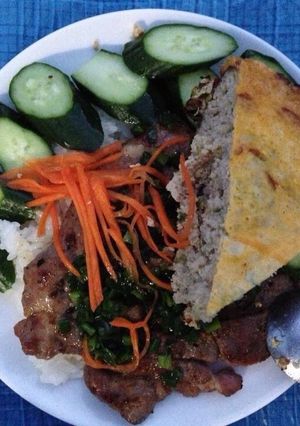 Hình của món Cơm sườn chả.