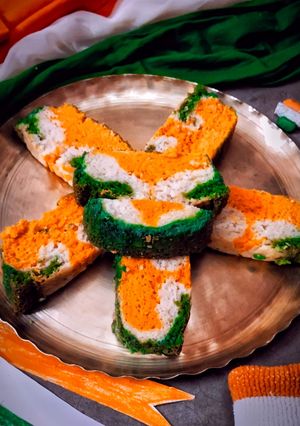 A picture of Tricolor Fruits Cakes.