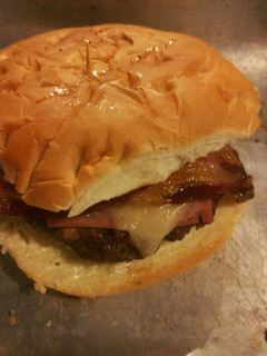 Una foto de Hamburguesa a la parrilla
