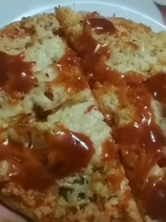 પીઝા (Pizza Recipe In Gujarati) રેસીપી મુખ્ય ફોટો
