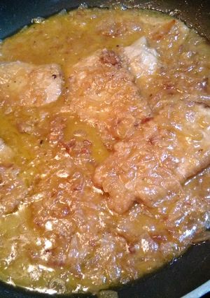 Una foto de Lomo en Salsa de Naranja, con frutos Secos