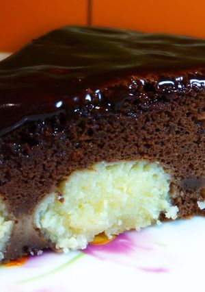 Фото Шоколадный Пирог с Творожными Шариками. Очень Просто и Вкусно.