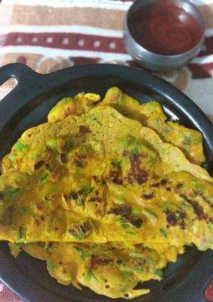 ચણા ના લોટના પુડલા (Chana Flour Pudla Recipe In Gujarati) રેસીપી મુખ્ય ફોટો