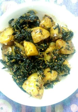 A picture of Aaloo Methi ki sabzi.
